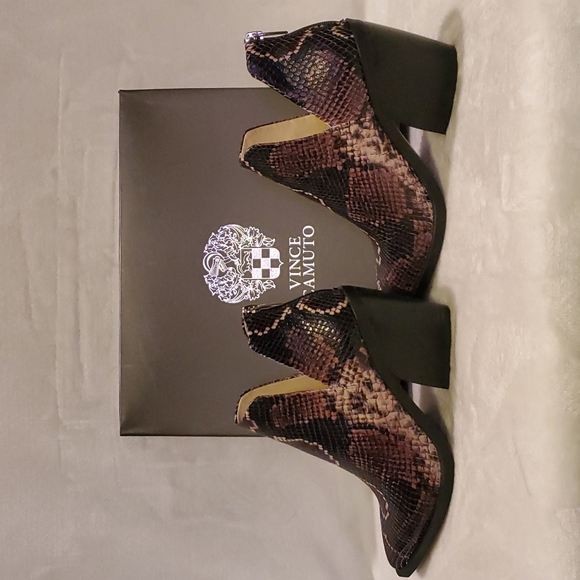 Vince Camuto Gigietta Ankle Boot Sz 7.5 ~ Very Sexy ~ Python Embossed ~ … - Picture 1 of 7
